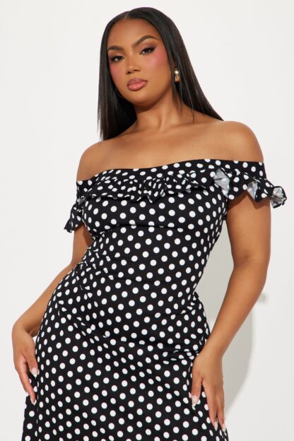 Vestido Maxi Lunares con Hombros Descubiertos y Vuelos - Image 5