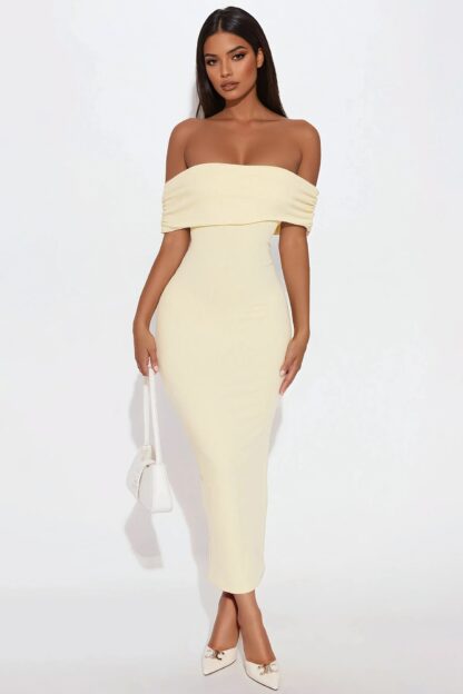 Vestido Midi de Punto con Manga Corta y Hombros Descubiertos