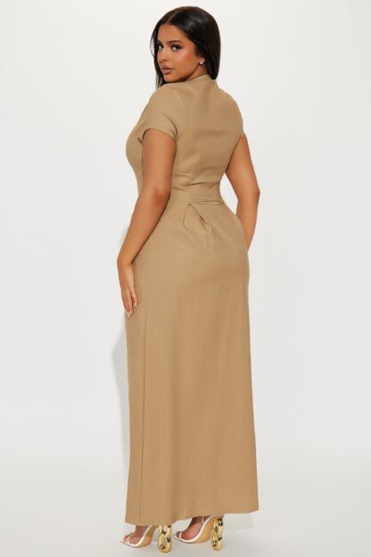 Vestido Maxi Elegante con Cuello Alto y Pliegues - Image 14
