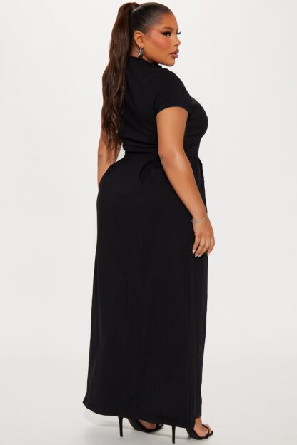 Vestido Maxi Elegante con Cuello Alto y Pliegues - Image 7